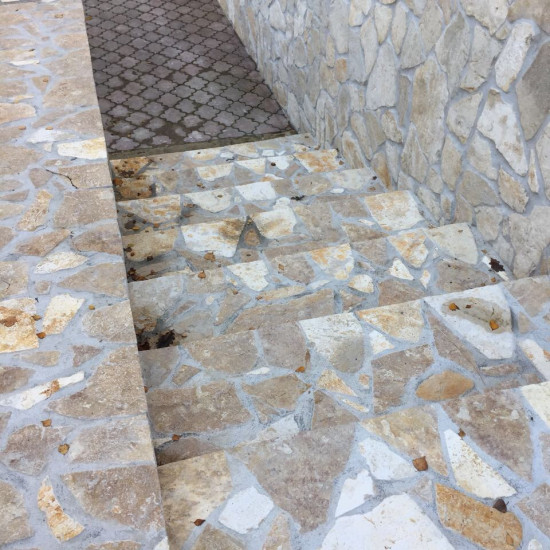Realizace kamenná dlažba Mediterran bílá, Praha