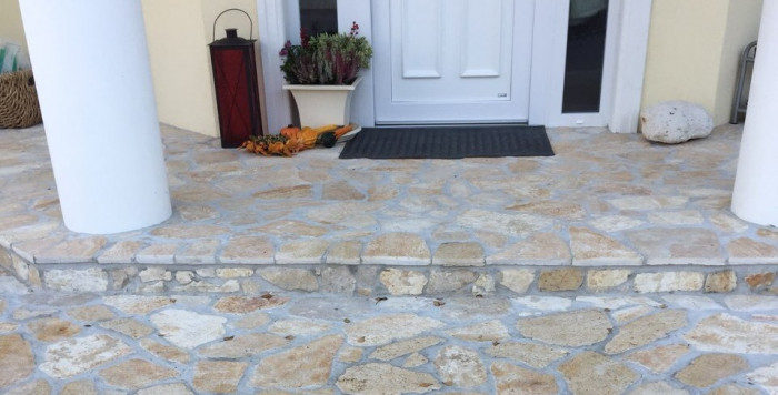 Realizace kamenná dlažba Mediterran bílá, Stone Idea - Kamenné dlažby a obklady, dekorace z přírodního kamene